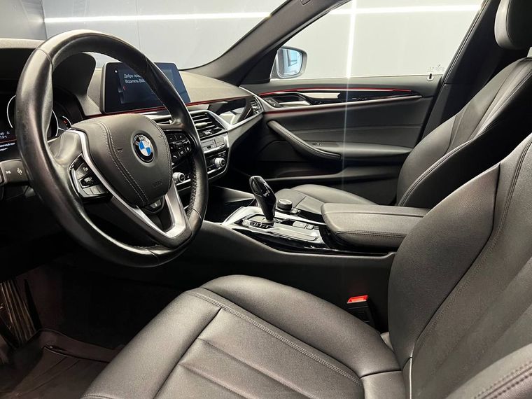BMW 5 серия 2019 года, 71 965 км - вид 17