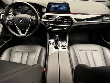 BMW 5 серия 2019 года, 71 965 км - вид 11
