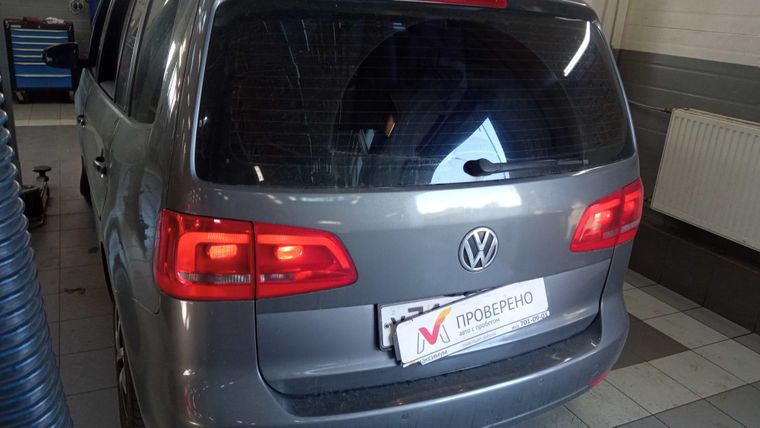 Volkswagen Touran 2011 года, 177 000 км - вид 4