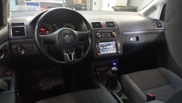 Volkswagen Touran 2011 года, 177 000 км - вид 5