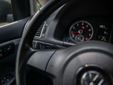 Volkswagen Touran 2011 года, 177 000 км - вид 6