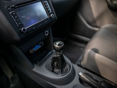 Volkswagen Touran 2011 года, 177 000 км - вид 9