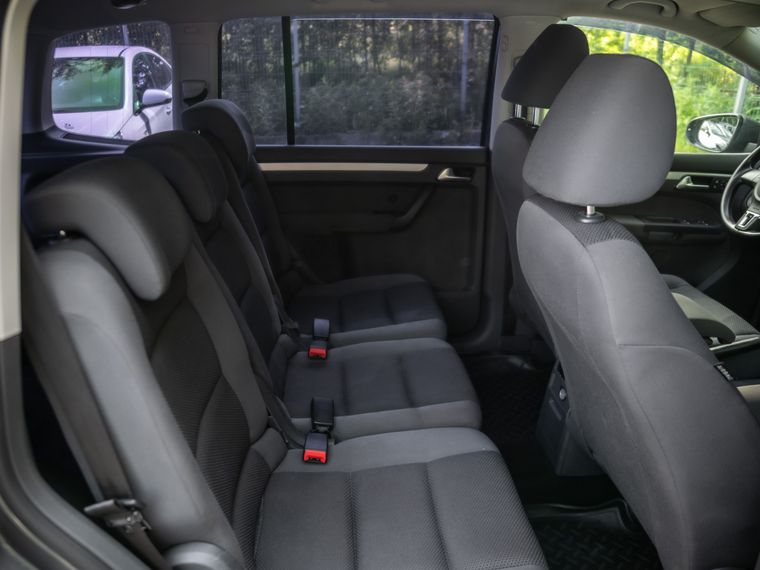 Volkswagen Touran 2011 года, 177 000 км - вид 11