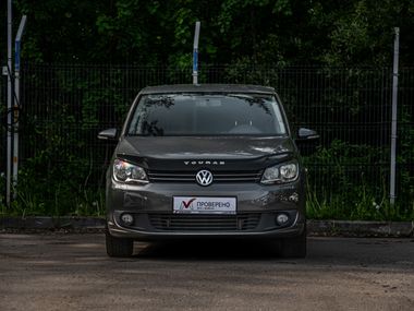 Volkswagen Touran 2011 года, 177 000 км - вид 3