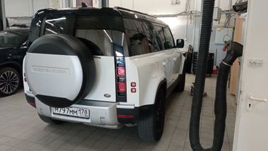 Land Rover Defender 2020 года, 104 185 км - вид 3