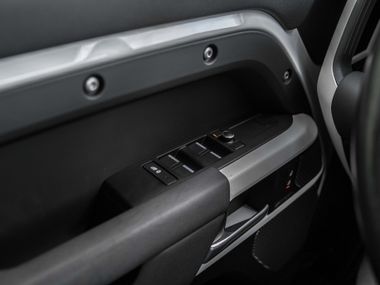 Land Rover Defender 2020 года, 104 185 км - вид 11