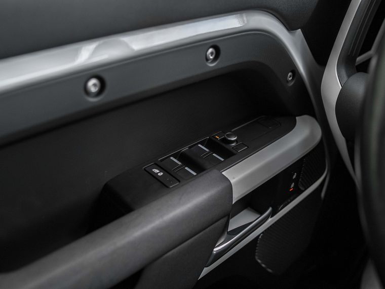 Land Rover Defender 2020 года, 104 185 км - вид 11