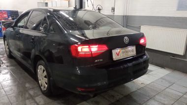 Volkswagen Jetta 2015 года, 140 673 км - вид 4