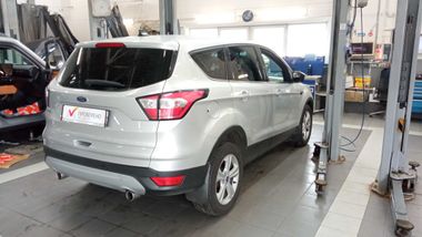 Ford Kuga 2017 года, 97 000 км - вид 3