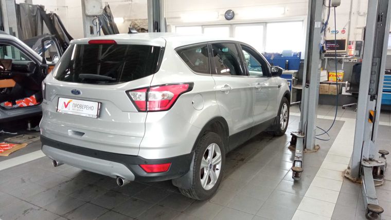 Ford Kuga 2017 года, 97 000 км - вид 3