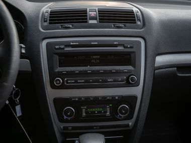 Skoda Octavia 2009 года, 284 975 км - вид 8
