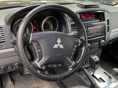 Mitsubishi Pajero 2018 года, 185 249 км - вид 11