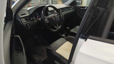 Skoda Rapid 2018 года, 97 500 км - вид 5