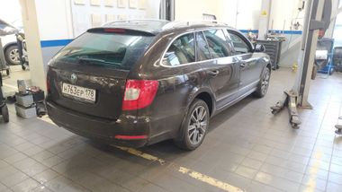 Skoda Superb 2012 года, 153 455 км - вид 4