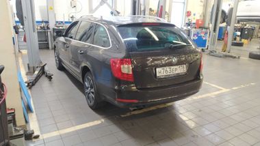 Skoda Superb 2012 года, 153 455 км - вид 3