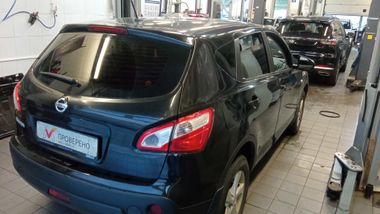 Nissan Qashqai 2012 года, 182 416 км - вид 3