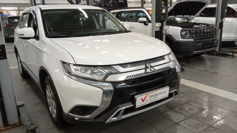 Mitsubishi Outlander 2020 года, 92 287 км - вид 3