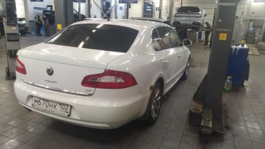 Skoda Superb 2009 года, 375 674 км - вид 4