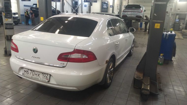 Skoda Superb 2009 года, 375 674 км - вид 4