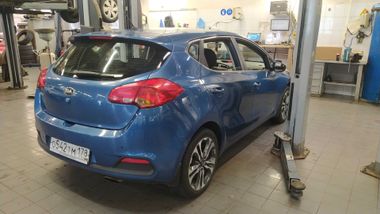 KIA Ceed 2013 года, 230 799 км - вид 3