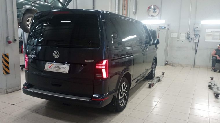 Volkswagen Multivan 2020 года, 59 046 км - вид 3