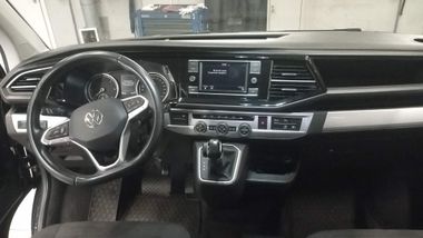 Volkswagen Multivan 2020 года, 59 046 км - вид 5