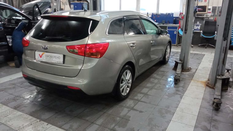 KIA Ceed 2014 года, 236 076 км - вид 3