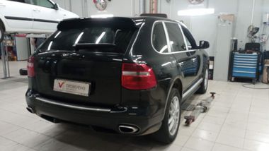 Porsche Cayenne 2009 года, 446 630 км - вид 3