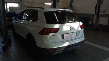 Volkswagen Tiguan 2020 года, 52 625 км - вид 4