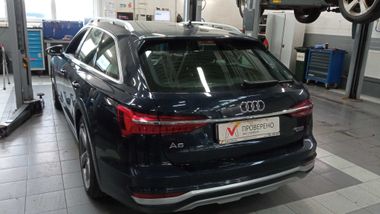 Audi A6 Allroad Quattro 2020 года, 41 000 км - вид 4