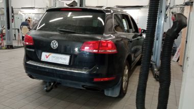 Volkswagen Touareg 2011 года, 301 545 км - вид 5