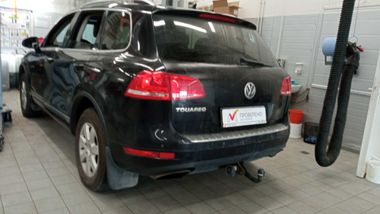 Volkswagen Touareg 2011 года, 301 545 км - вид 4