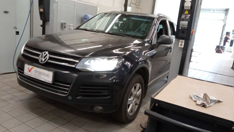 Volkswagen Touareg 2011 года, 301 545 км - вид 3