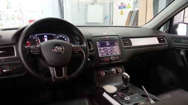 Volkswagen Touareg 2011 года, 301 545 км - вид 6