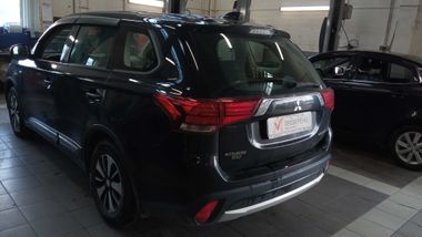 Mitsubishi Outlander 2018 года, 203 982 км - вид 4