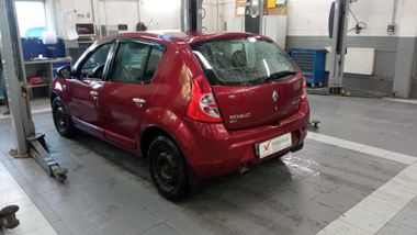 Renault Sandero 2011 года, 194 812 км - вид 4