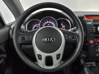 KIA Venga 2013 года, 102 402 км - вид 8