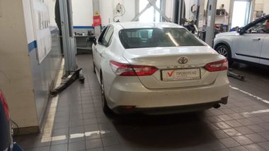 Toyota Camry 2019 года, 186 900 км - вид 4