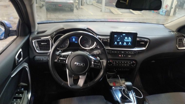 KIA Ceed 2019 года, 70 888 км - вид 5