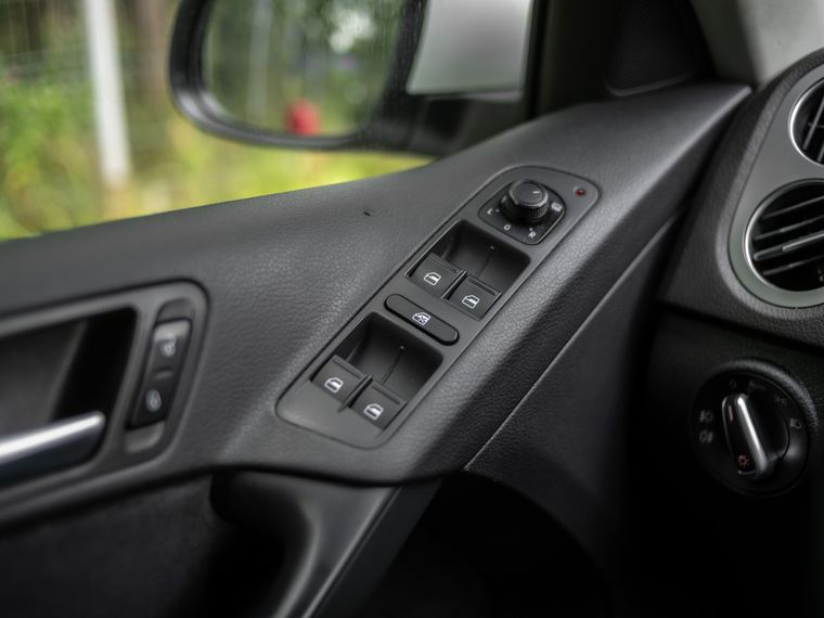 Volkswagen Tiguan 2016 года, 144 576 км - вид 12