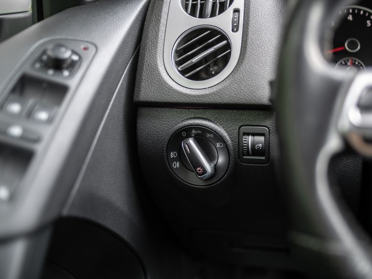 Volkswagen Tiguan 2016 года, 144 576 км - вид 13